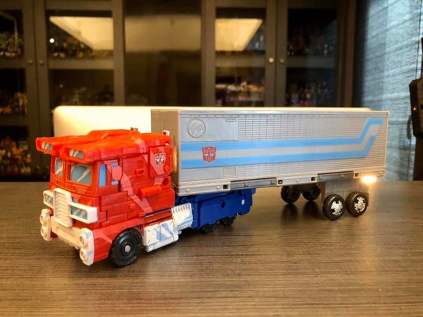 Earthrise Leader Optimus Prime Trailer Hitched To SIEGE, Cybertron, Studio Series DTOM Primes  (1 of 3)